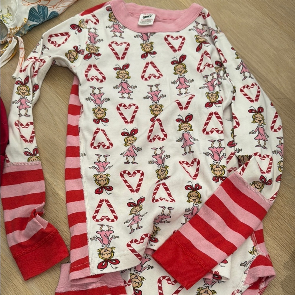 Hanna Andersson Pink and Red Pajama Set Cindy Lou who grinch  Design